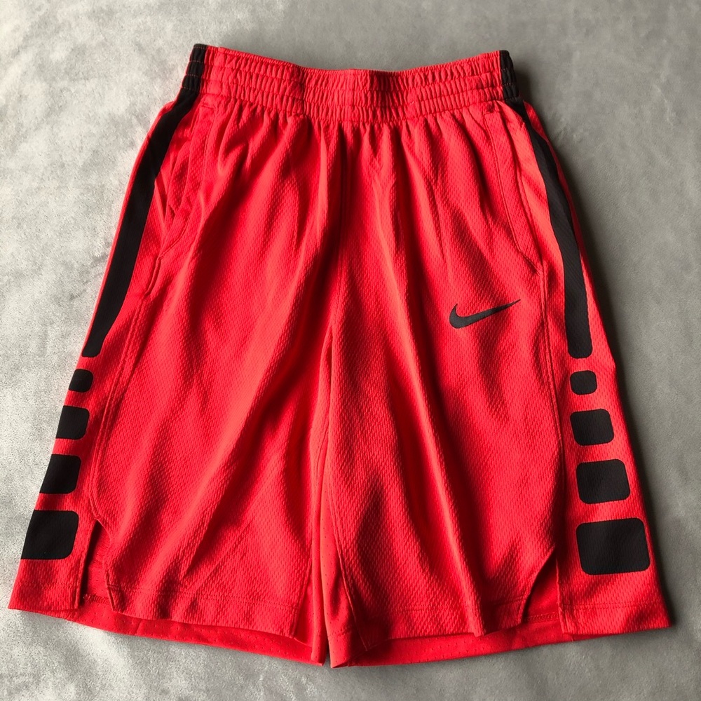 Nike Dri-Fit ~ Boys Shorts ~ Size Large